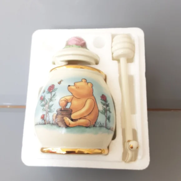 This Lenox Disney Classic Winnie the Pooh Honey Pot - Picture 11 of 16